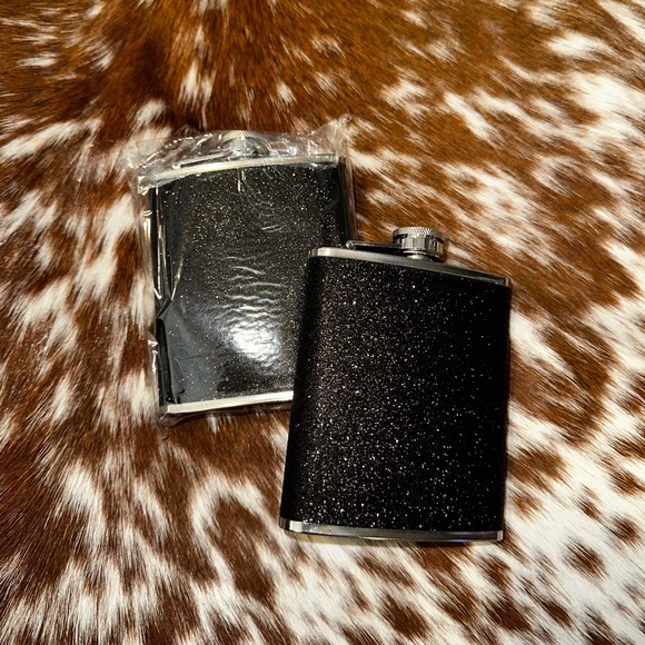 Black Glitter Flask - Picture 3 of 4